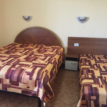 Tonus Guest House Obzor Exterior foto