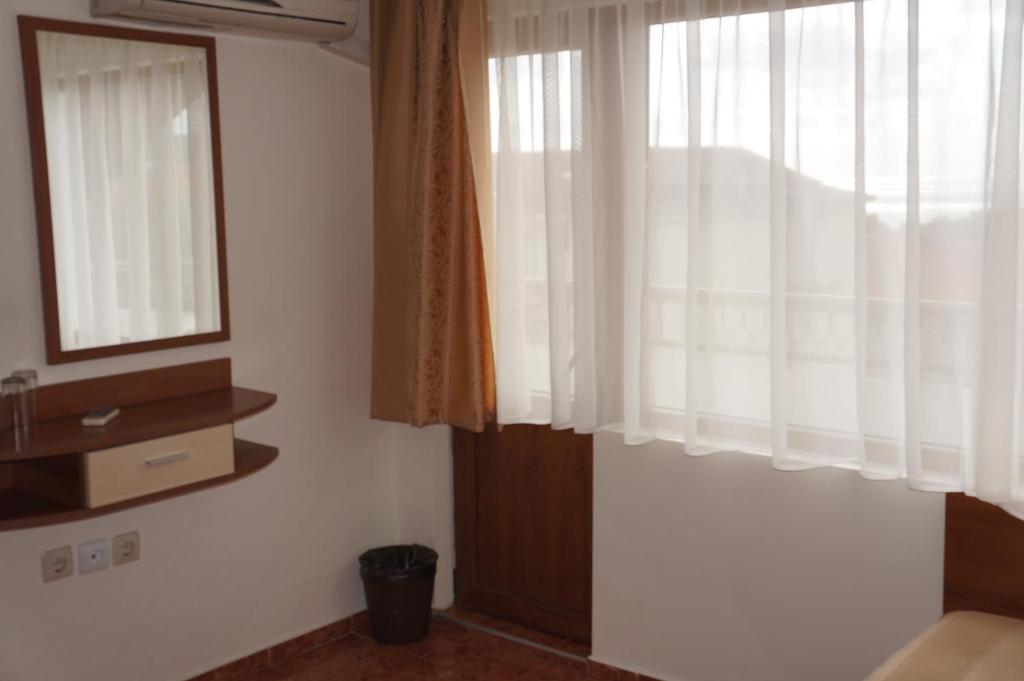 Tonus Guest House Obzor Cameră foto
