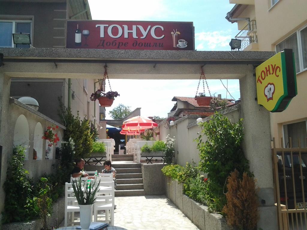 Tonus Guest House Obzor Exterior foto